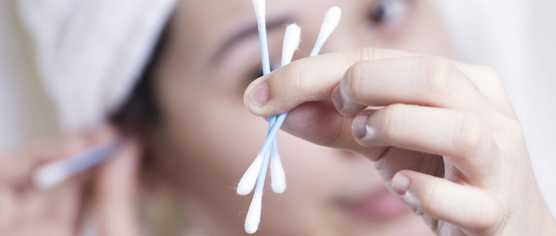 How to Properly Use Cotton Buds?